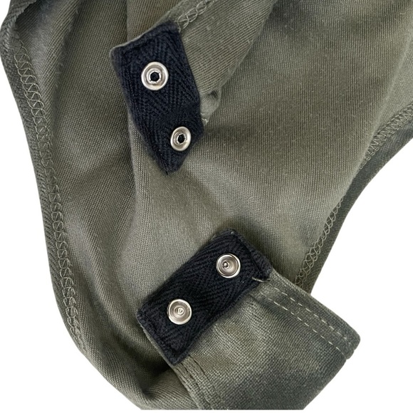 Gia Monae Olive Green Velvet Off Shoulder Bodysuit Larg Snap Closure Ruffle Trim - Picture 3 of 7